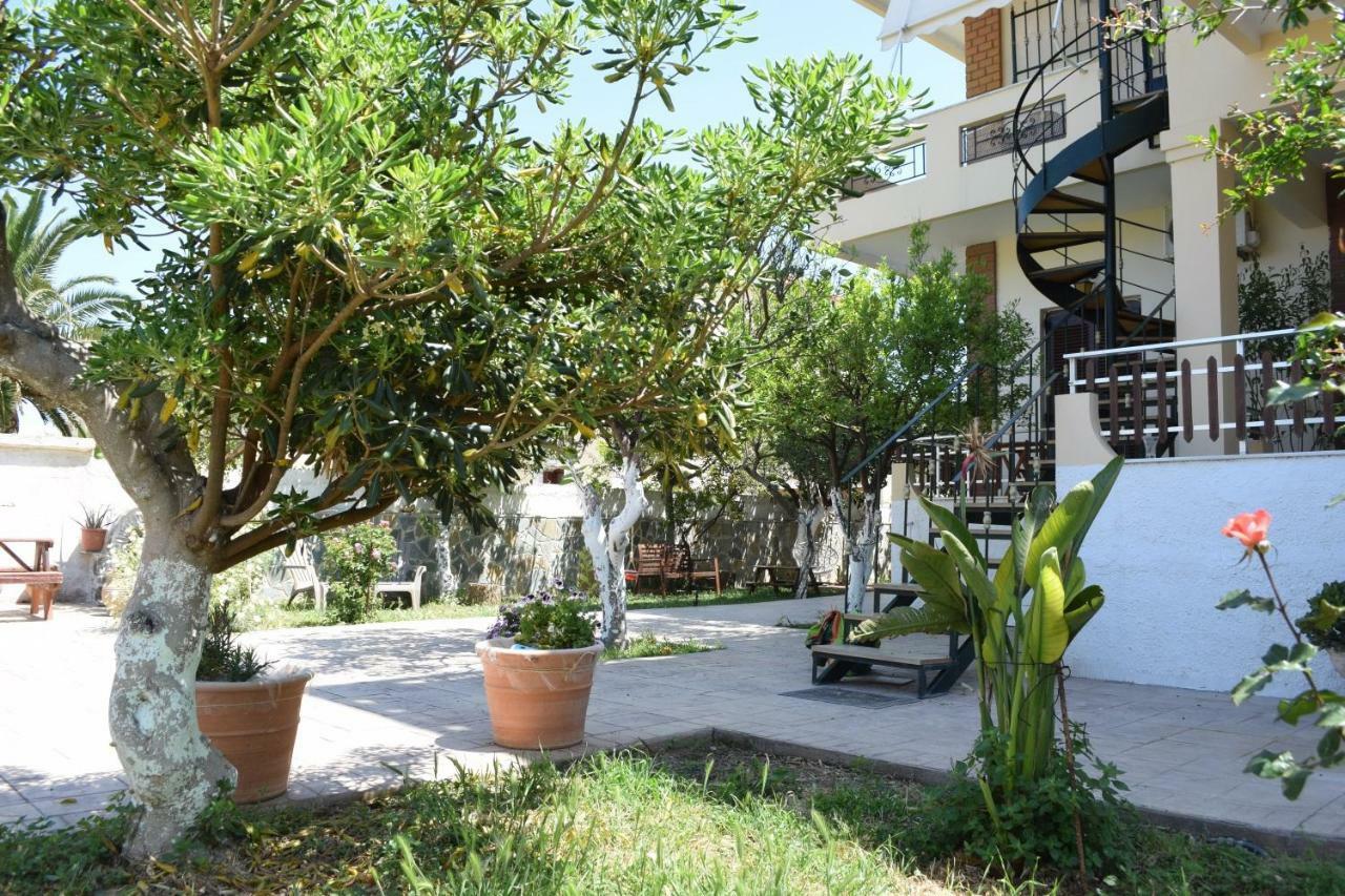 Modern Apartment With Garden Kíssamos Eksteriør bilde
